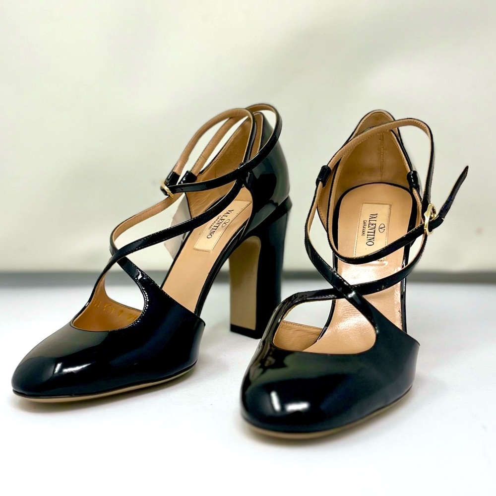 Valentino Garavani Criss Cross Mary Jane Pumps Sz EU 37.5